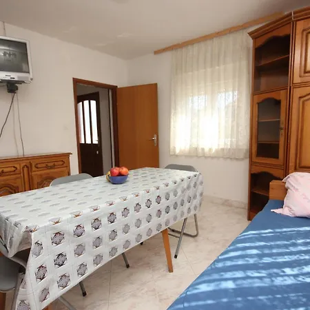 Апартаменты With A Parking Space Valbandon, - 7228 Фажана